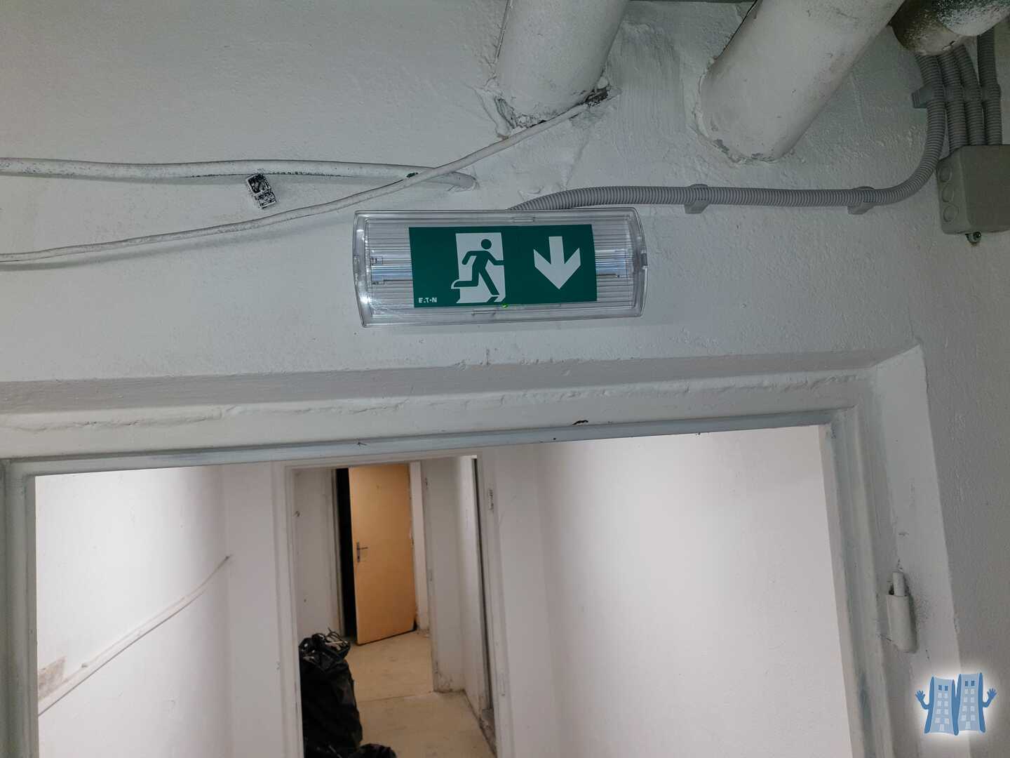 úniková cesta zo suterénu