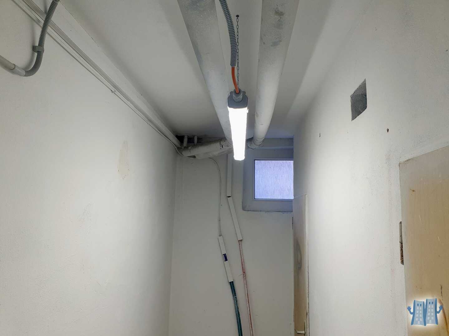 závesné prachotesné svietidlo PHILIPS