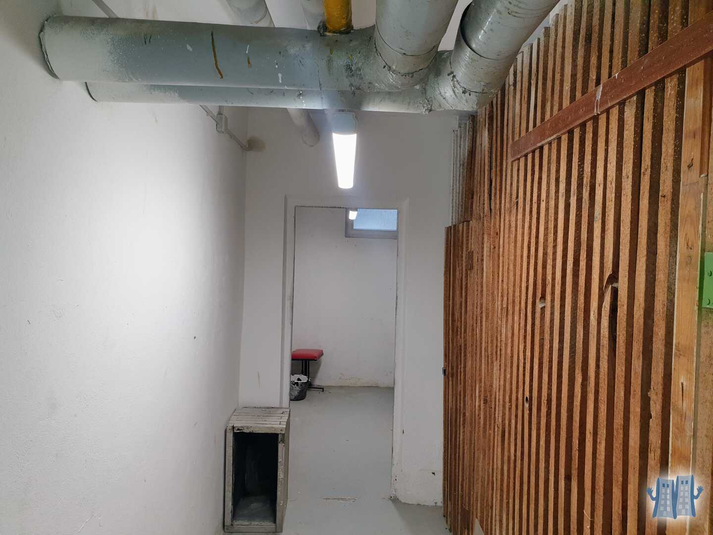 v pivničných kobkách je dosť svetla