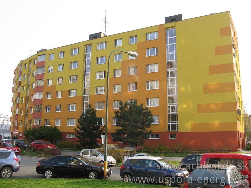 Bytový dom na Haanovej 40-42 v Bratislave - senzorové osvetlenie Steinel