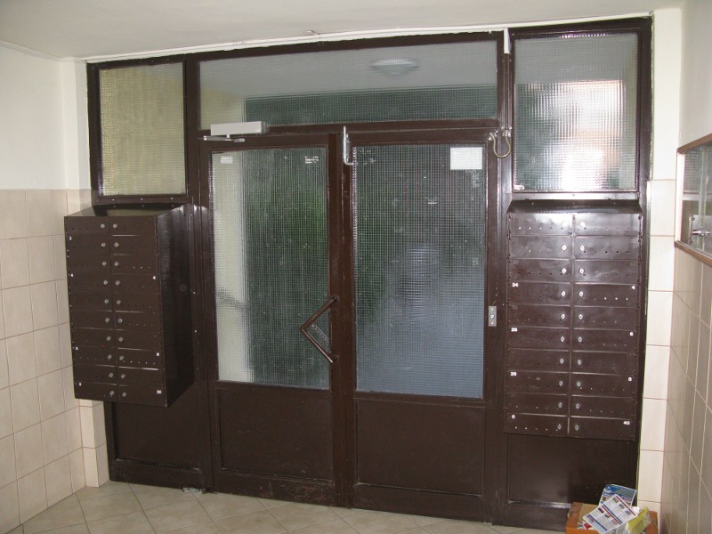 Pôvodná oceľová brána s DEK systémom - pohľad z interiéru